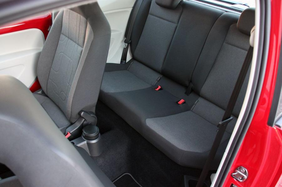  Volkswagen up! 2011 года  (фото 77 из 173)